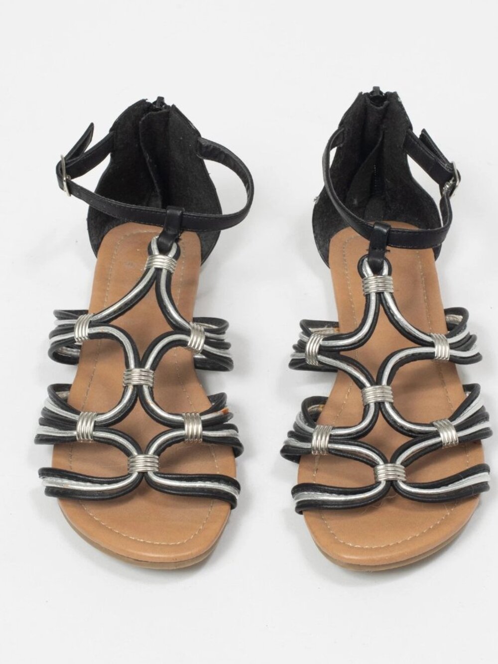 Y Not Shoes Womens Size 6M Black Silver Strappy Gladiator Sandals Flat Zip Back